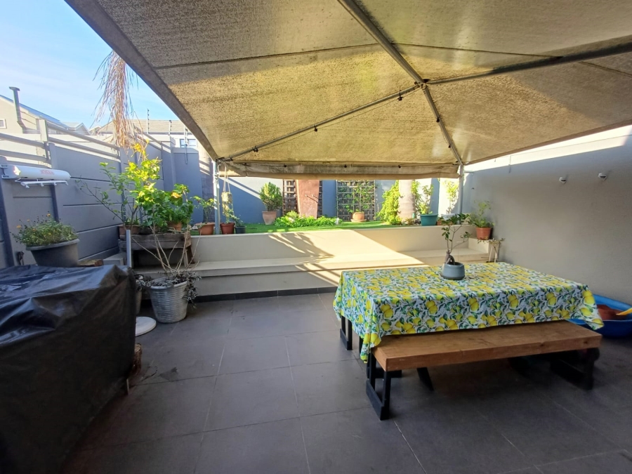 2 Bedroom Property for Sale in Protea Heights Western Cape